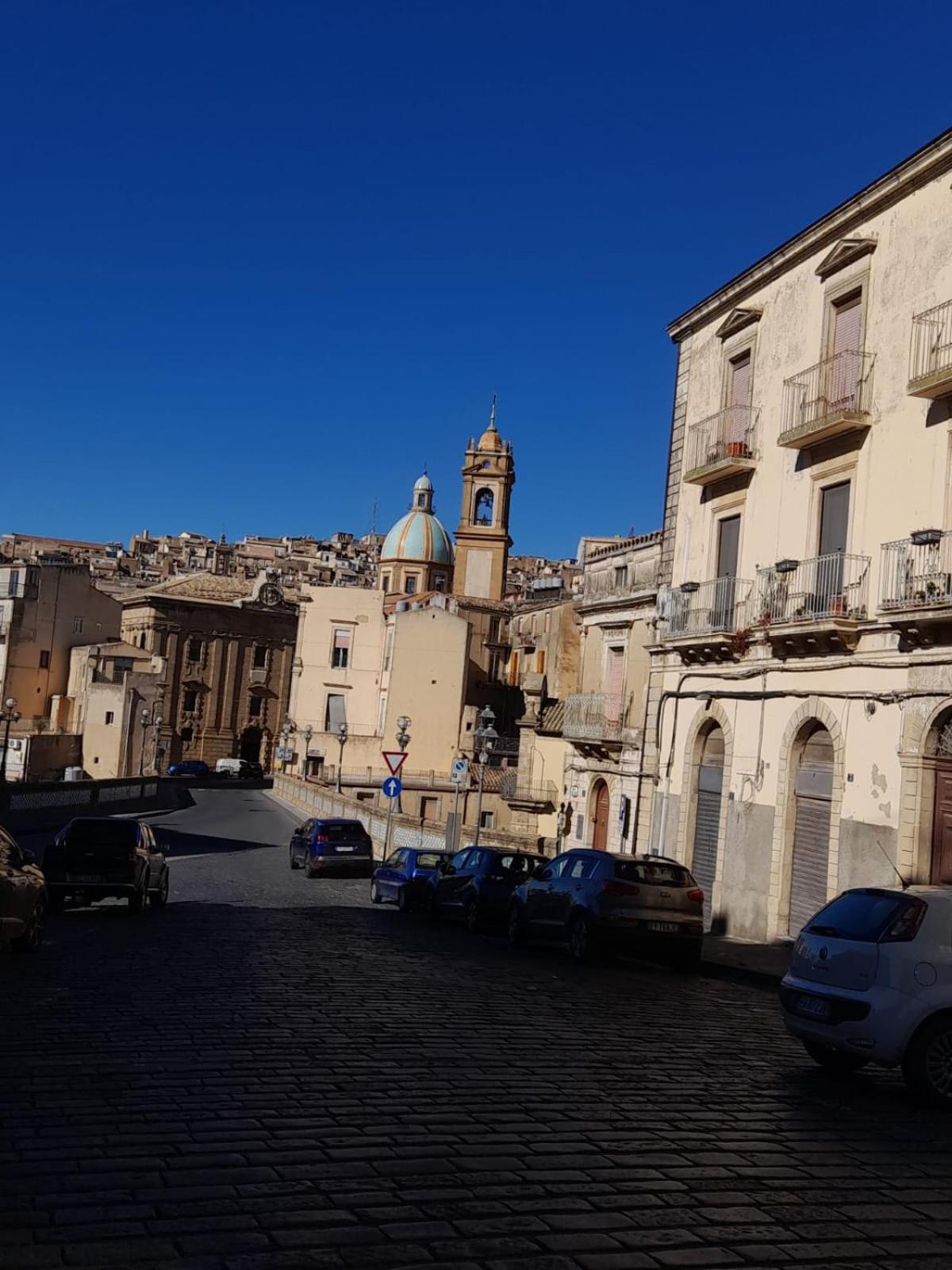 Casa Vacanze In Centro! Caltagirone Ngoại thất bức ảnh